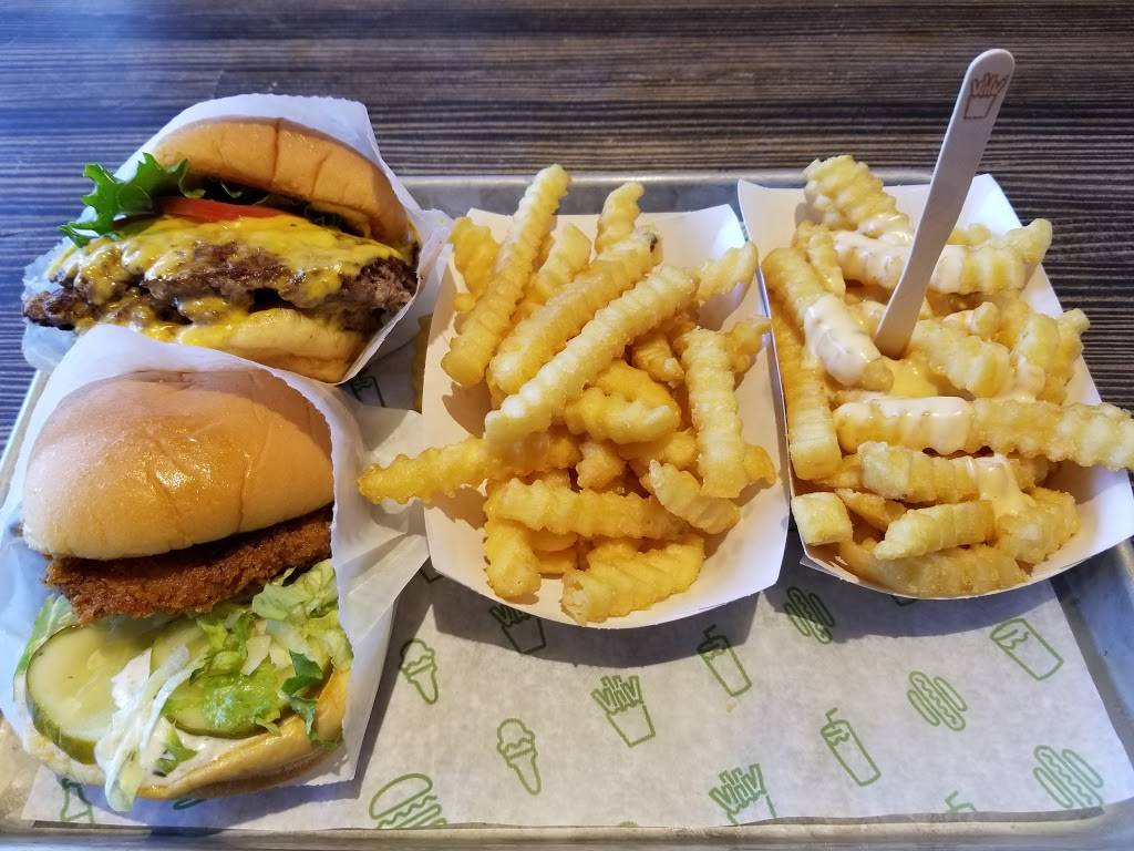 Shake Shack | restaurant | 1100 S Hayes St space h25, Arlington, VA 22202, USA | 7034540552 OR +1 703-454-0552