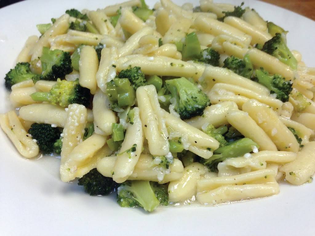 Vinnys Kendall Park Pizza & Restaurant | restaurant | 7 Allston Rd, Kendall Park, NJ 08824, USA | 7322974880 OR +1 732-297-4880