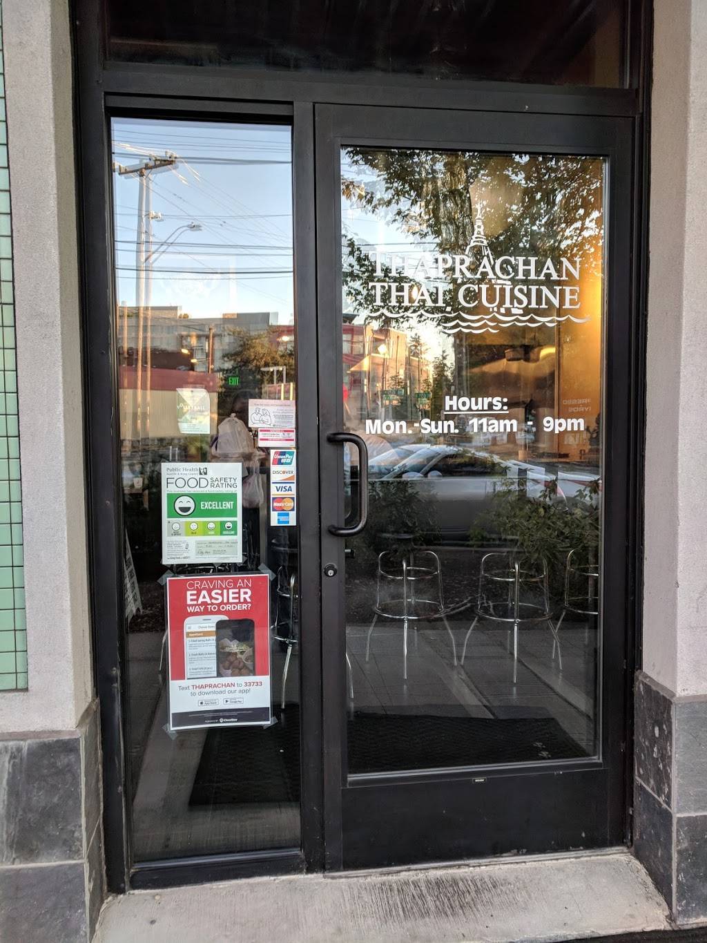 Thaprachan Thai | restaurant | 805 NE 65th St, Seattle, WA 98115, USA | 2065233938 OR +1 206-523-3938