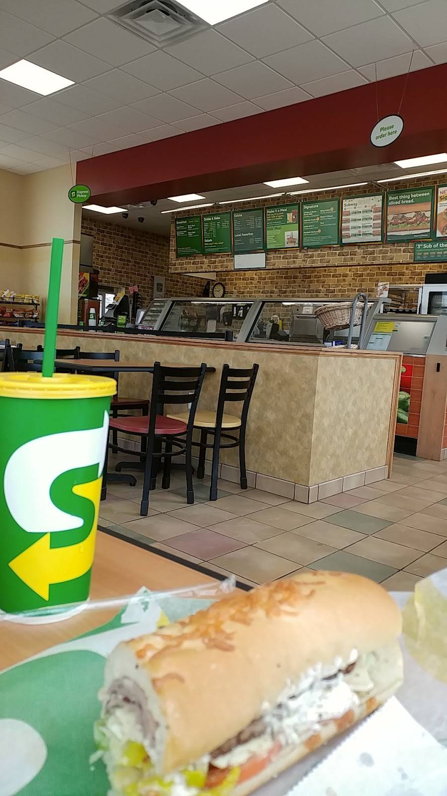 Subway | restaurant | 544 E 8th St, Holland, MI 49423, USA | 6163930123 OR +1 616-393-0123