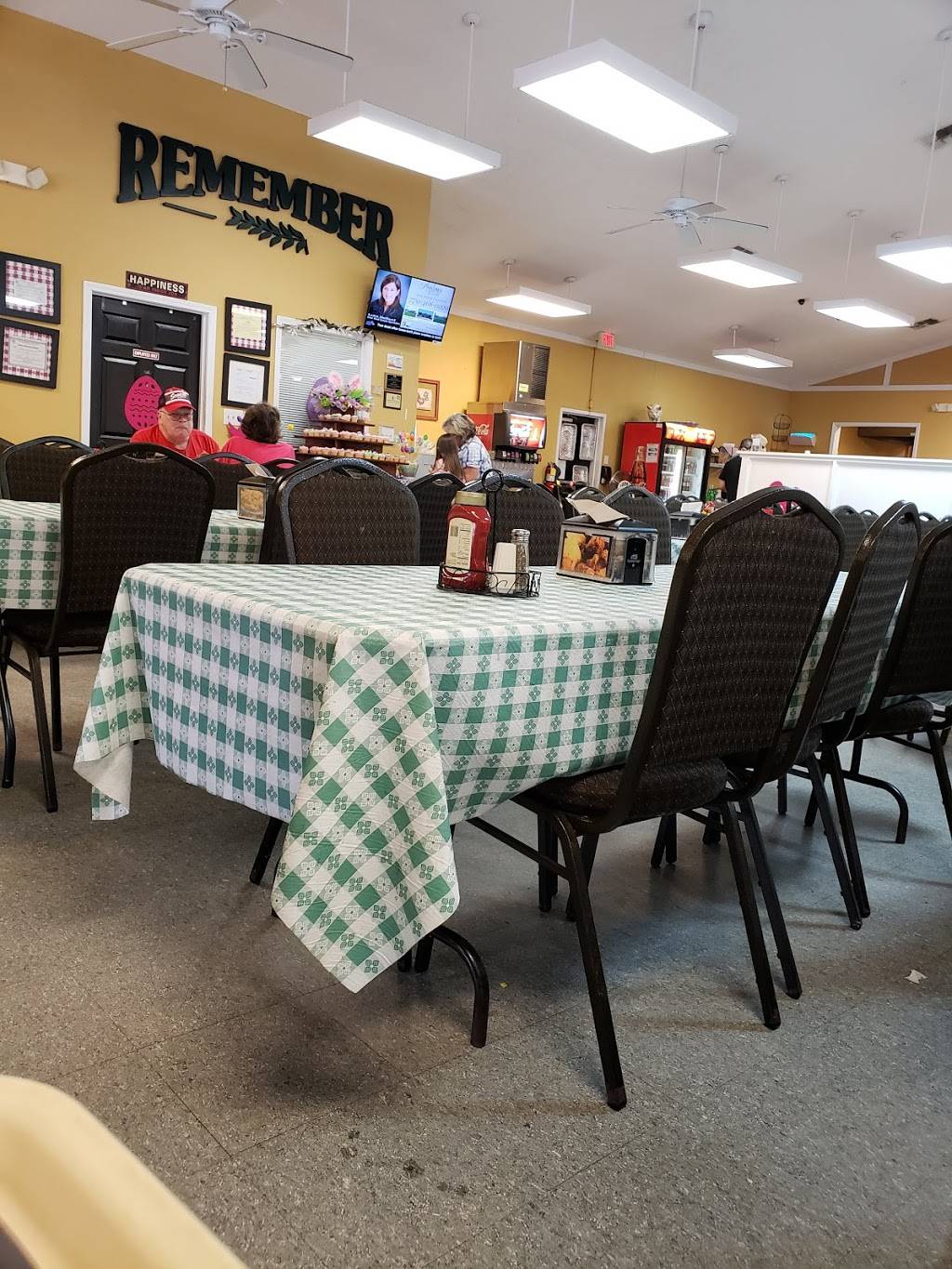 Louises Cafeteria | restaurant | 426 E Solomon St, Griffin, GA 30223, USA | 7704129400 OR +1 770-412-9400