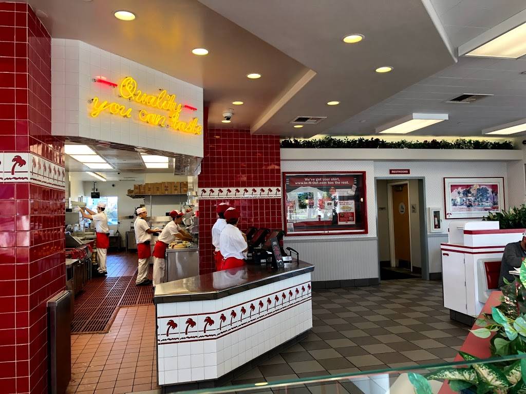 In-N-Out Burger | meal takeaway | 15260 Dallas Pkwy, Dallas, TX 75248, USA | 8007861000 OR +1 800-786-1000