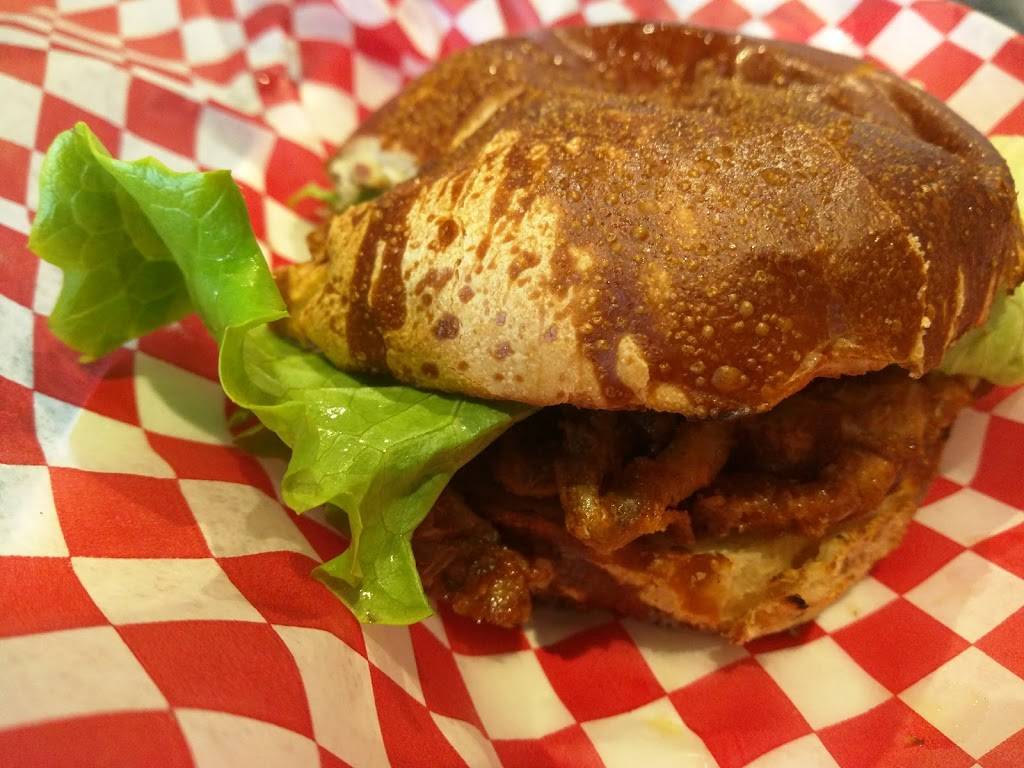 Caplingers Fresh Catch | restaurant | 6685 Whitestown Pkwy, Zionsville, IN 46077, USA | 3177690033 OR +1 317-769-0033