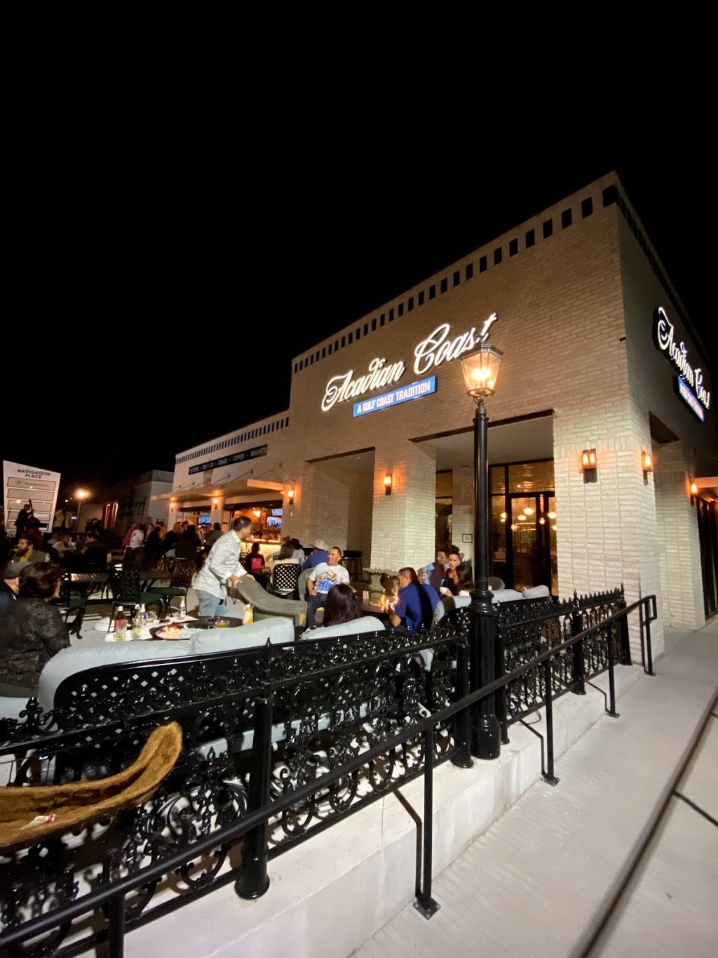 Acadian Coast | restaurant | 2929 Navigation Blvd Suite 200, Houston, TX 77003, USA | 7134329651 OR +1 713-432-9651