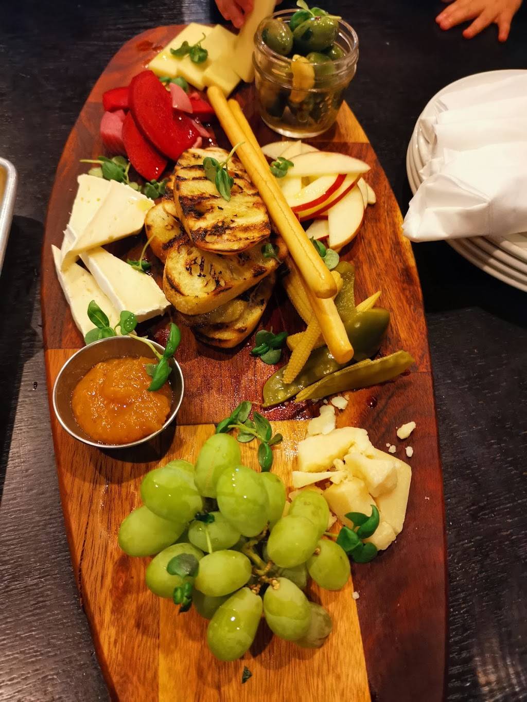 Nomads Restobar | restaurant | 100 Lakeshore Rd E, Mississauga, ON L5G 1E3, Canada | 9059902348 OR +1 905-990-2348