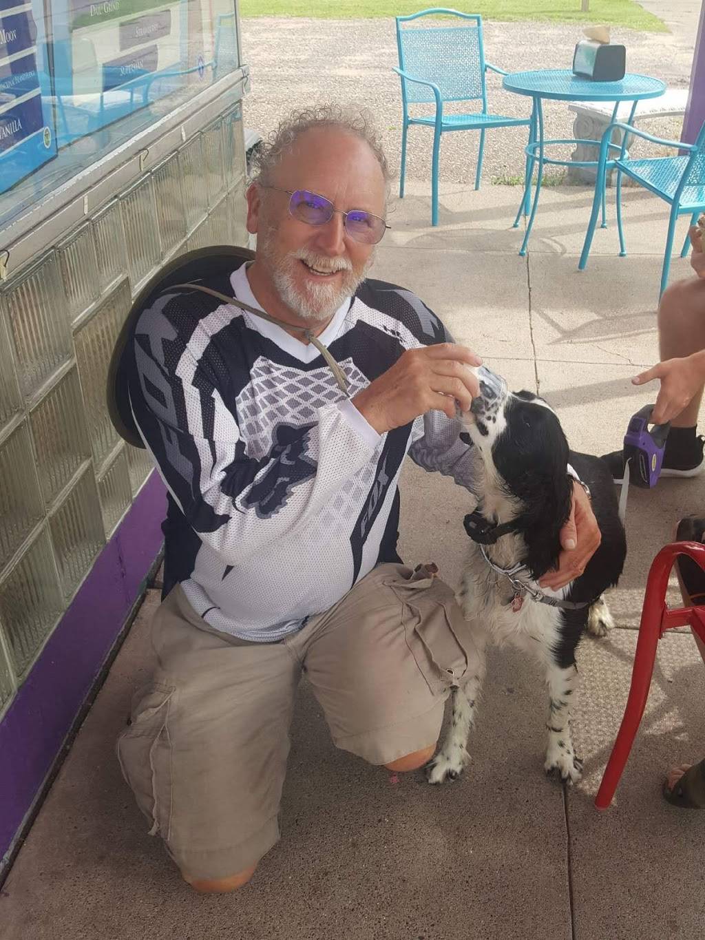 Tastee Treet | restaurant | 433 N Water St, Black River Falls, WI 54615, USA | 7152843004 OR +1 715-284-3004