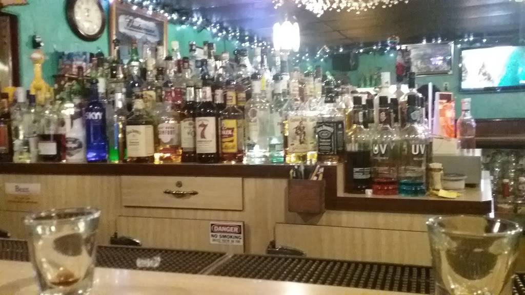 Andys Jamaican Oasis | restaurant | State Hwy 33 Trunk, Horicon, WI 53032, USA | 9203827635 OR +1 920-382-7635