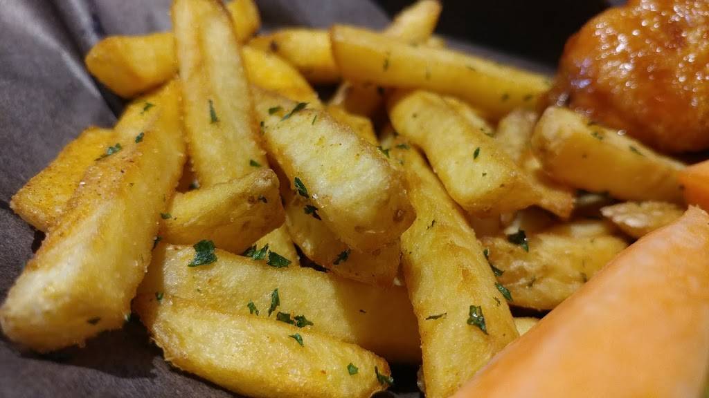 C.J. Barleys | restaurant | 213 The Queensway S #14/15, Keswick, ON L4P 2A7, Canada | 9054764725 OR +1 905-476-4725