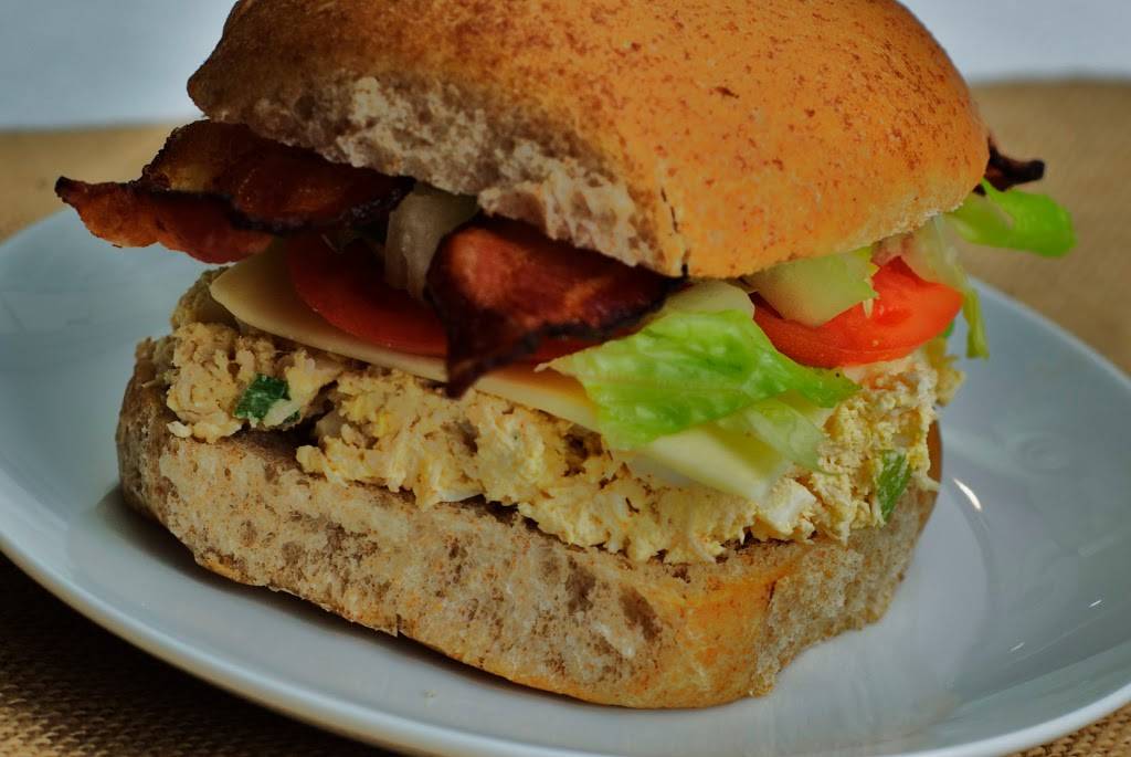 Brown Bag Deli | restaurant | 13169 Northwest Fwy, Houston, TX 77040, USA | 7136908600 OR +1 713-690-8600