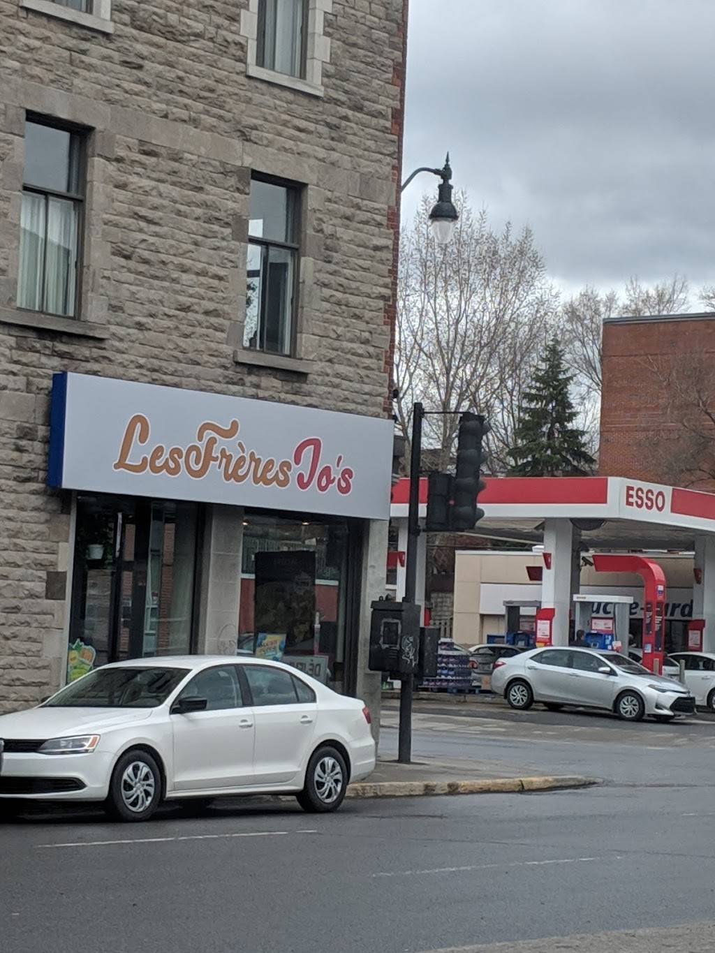 Les frères Jos | restaurant | 4103 Rue Sainte-Catherine E, Montréal, QC H1V 1X1, Canada | 4384102666 OR +1 438-410-2666
