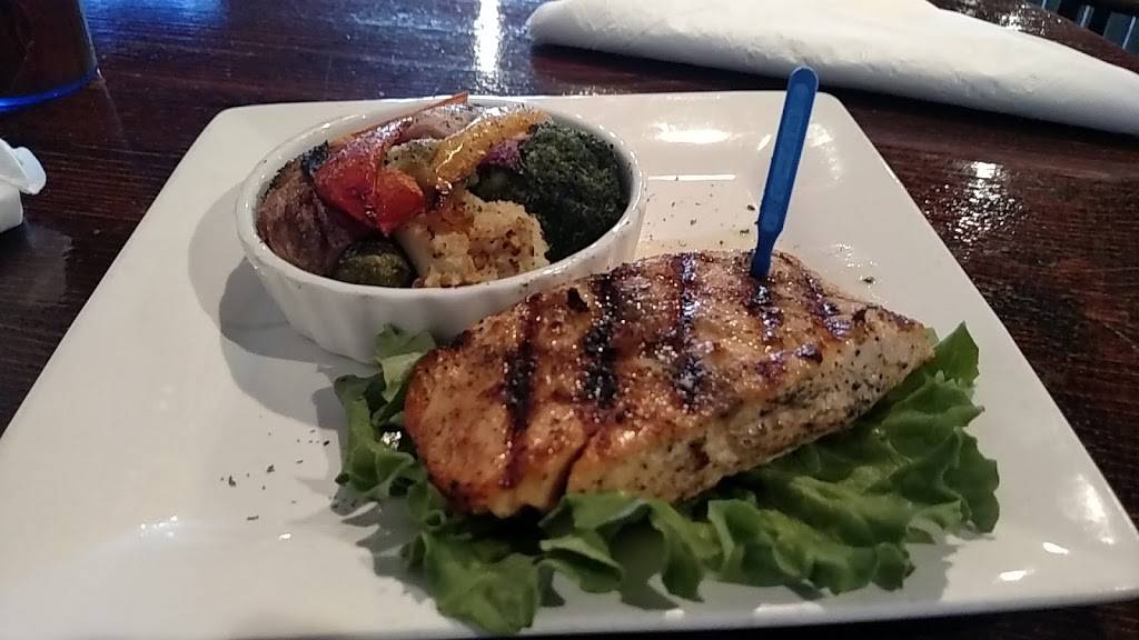 Strikers Steakhouse | restaurant | 321 Crews St, Lawrenceburg, TN 38464, USA | 9312447457 OR +1 931-244-7457