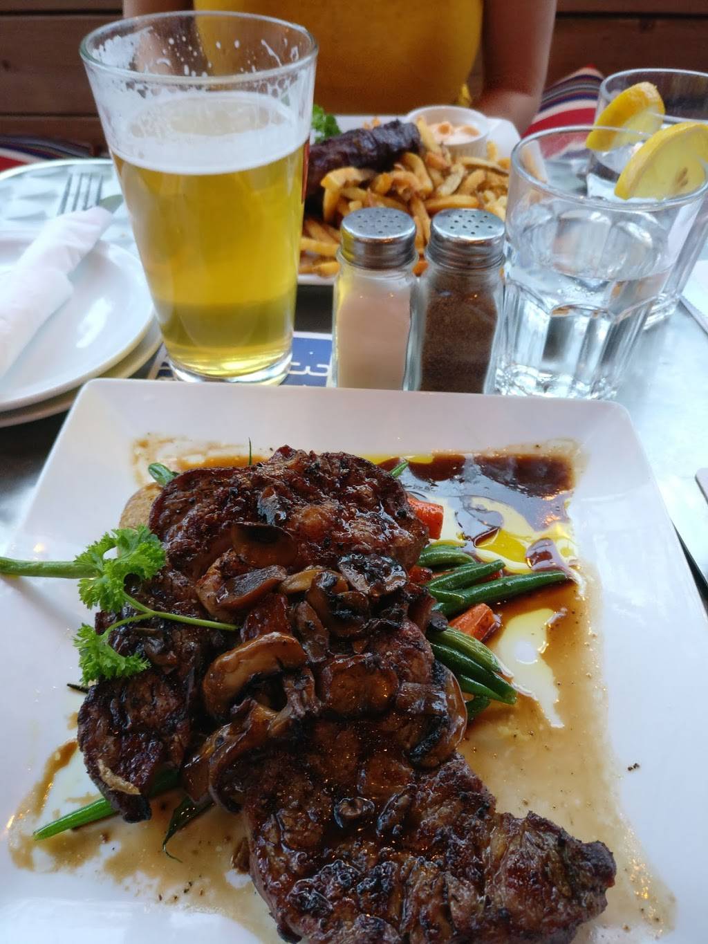 DeSotos Eatery | restaurant | 1079 St Clair Ave W, Toronto, ON M6E 1A6, Canada | 4166512109 OR +1 416-651-2109