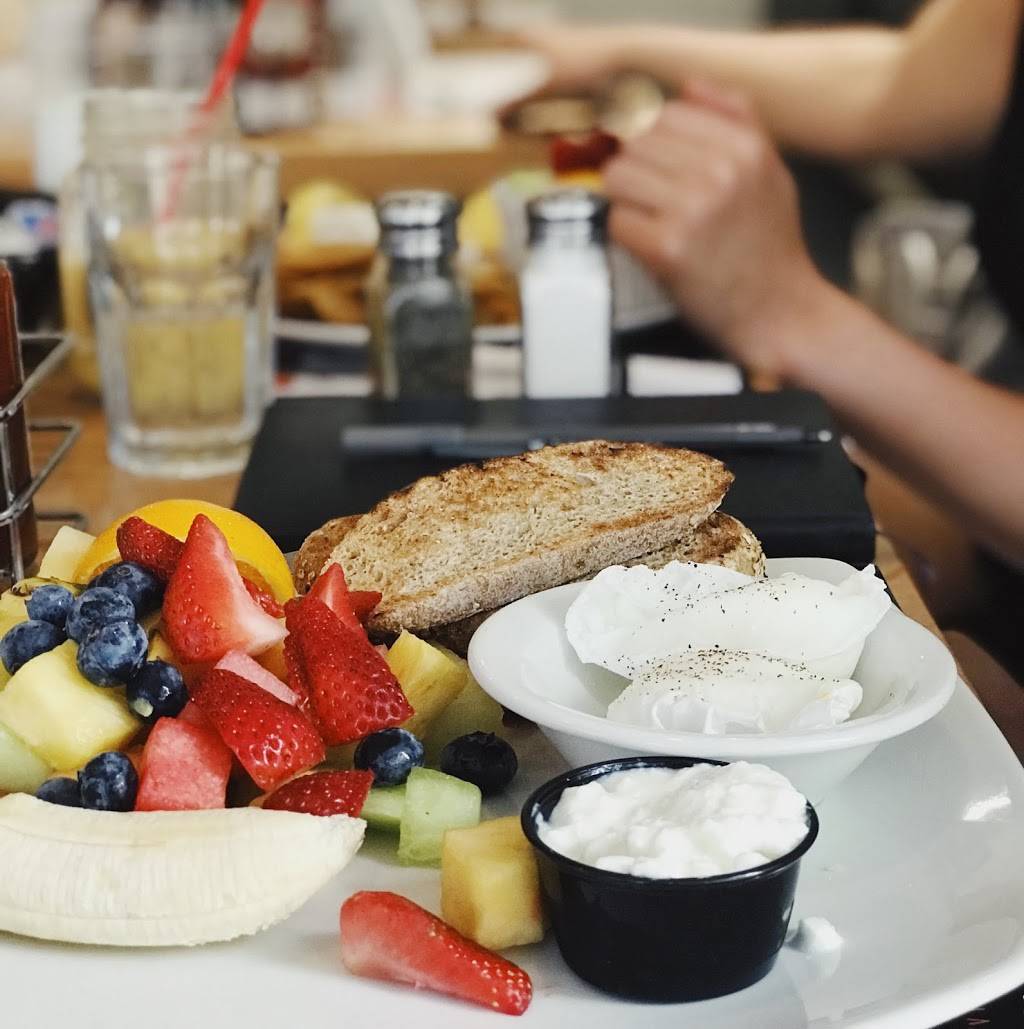 LOeufrier Lachine | restaurant | 830 Rue Notre Dame, Lachine, QC H8S 2B7, Canada | 5143006383 OR +1 514-300-6383