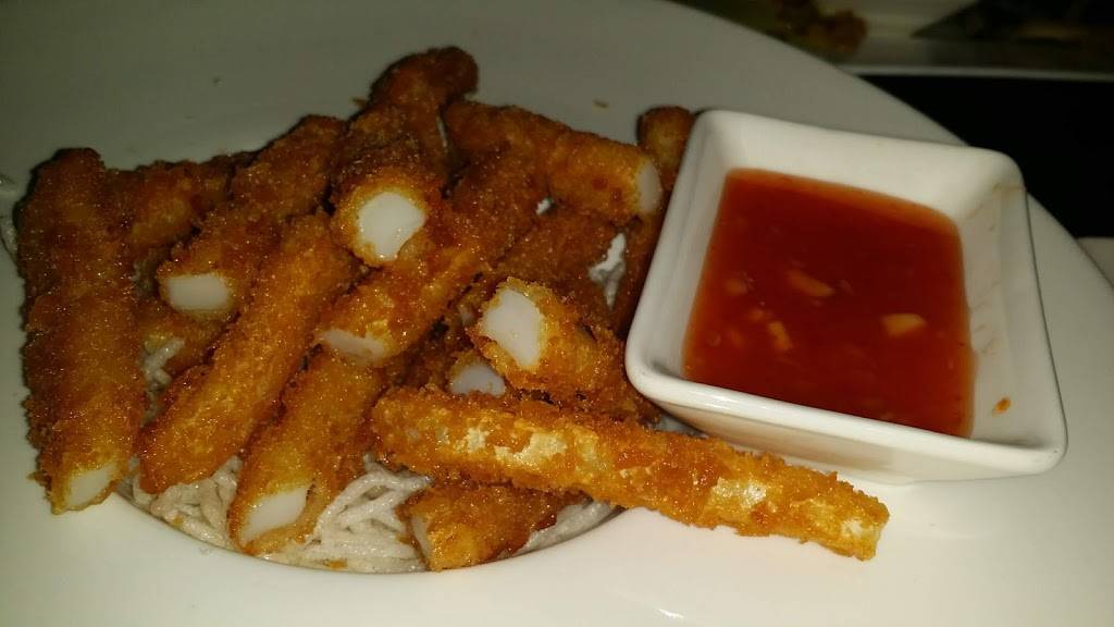 Kisoro Sushi Asian Fusion | restaurant | 227 Old Country Rd, Carle Place, NY 11514, USA | 5167478880 OR +1 516-747-8880