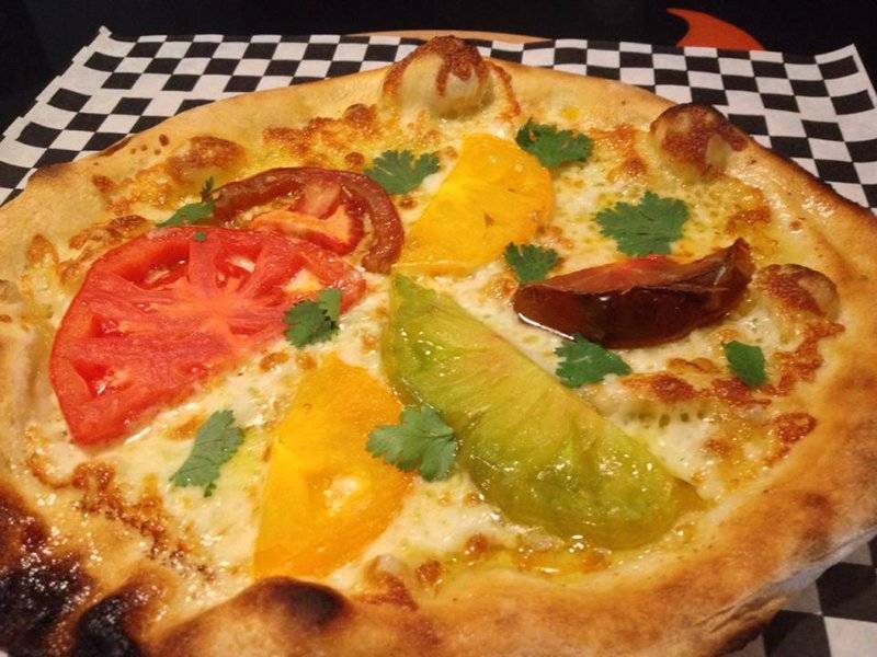 Broken Tree Pizza | restaurant | 124 W Wisconsin Ave #170, Neenah, WI 54956, USA | 9207202275 OR +1 920-720-2275