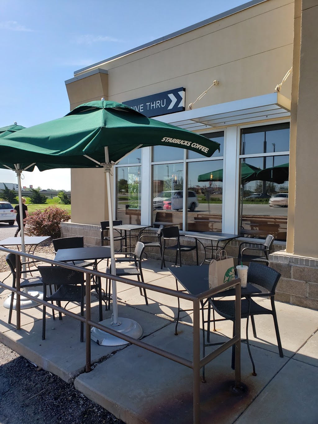 Starbucks | cafe | 2916 Eaglecrest Dr, Emporia, KS 66801, USA | 6203400289 OR +1 620-340-0289