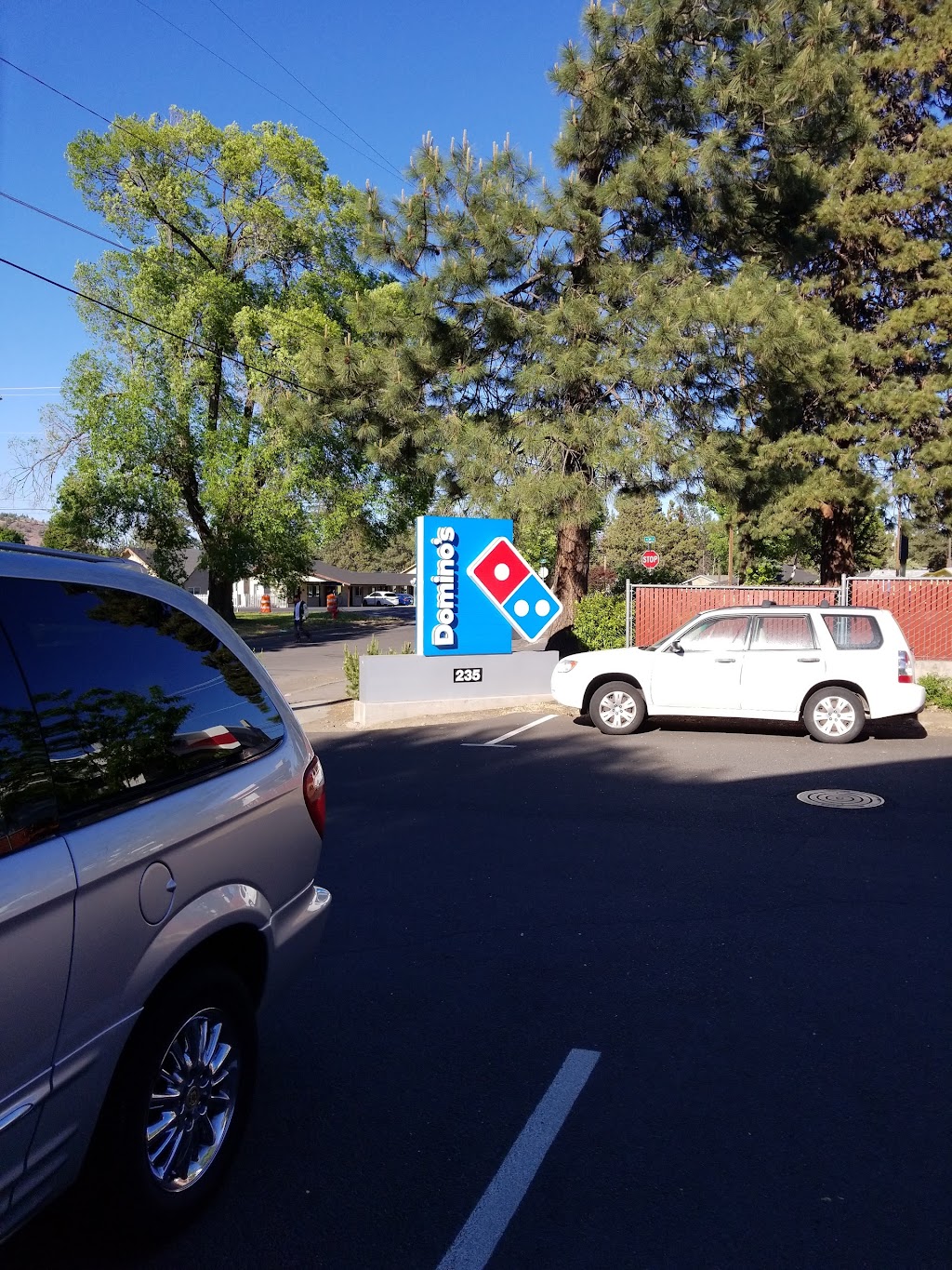 Dominos Pizza | meal takeaway | 235 SE Yew Ln, Bend, OR 97702, USA | 5413884681 OR +1 541-388-4681