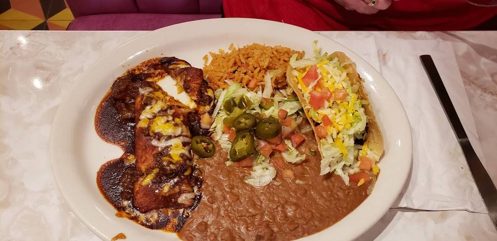 Chuys | restaurant | 15610 South La Grange Road, Orland Park, IL 60462, USA | 7084035334 OR +1 708-403-5334