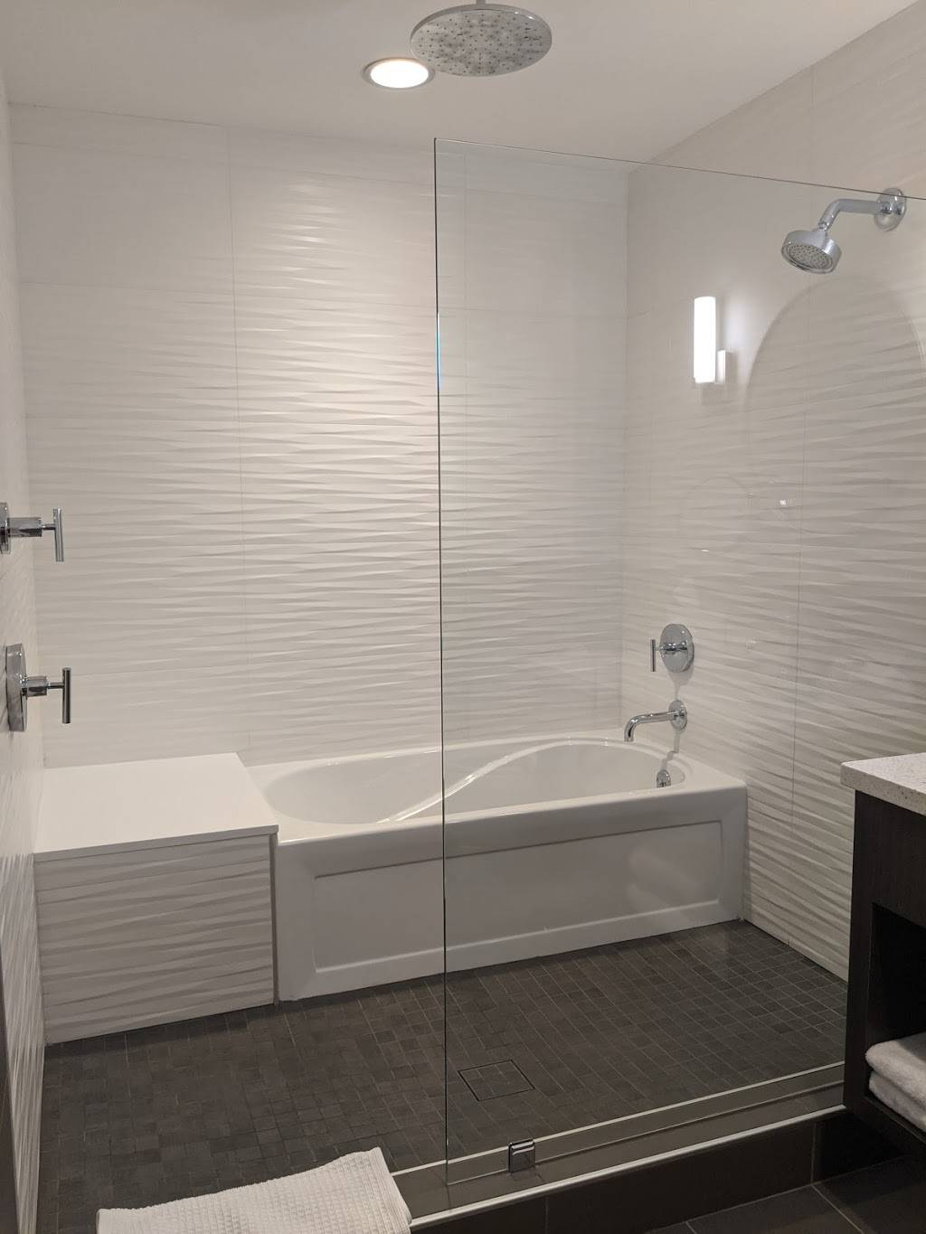 The Whittaker Inn | restaurant | 702 W 500 N, West Lafayette, IN 47906, USA | 7654412010 OR +1 765-441-2010