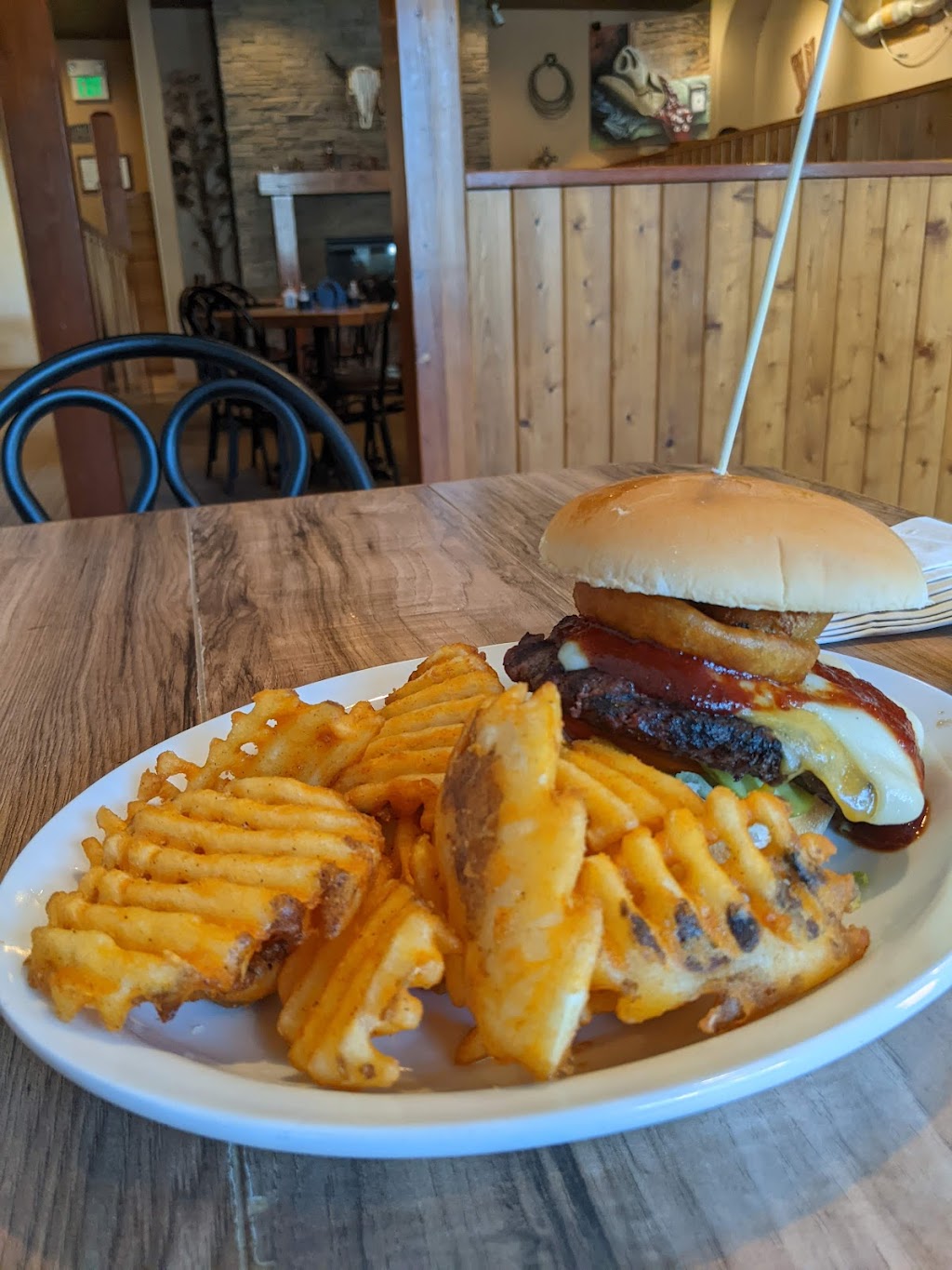 Mavericks Restaurant | restaurant | 153 W 2nd Ave, Colville, WA 99114, USA | 5096842494 OR +1 509-684-2494