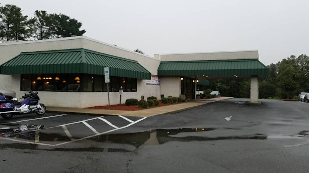 Mayflower Seafood Restaurant | restaurant | 665 Montroyal Rd, Rural Hall, NC 27045, USA | 3369692130 OR +1 336-969-2130