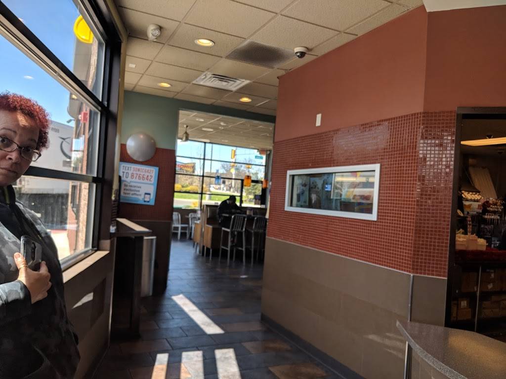 Sonic Drive-In | restaurant | 189-237 Springfield Ave, Newark, NJ 07103, USA | 9736930025 OR +1 973-693-0025