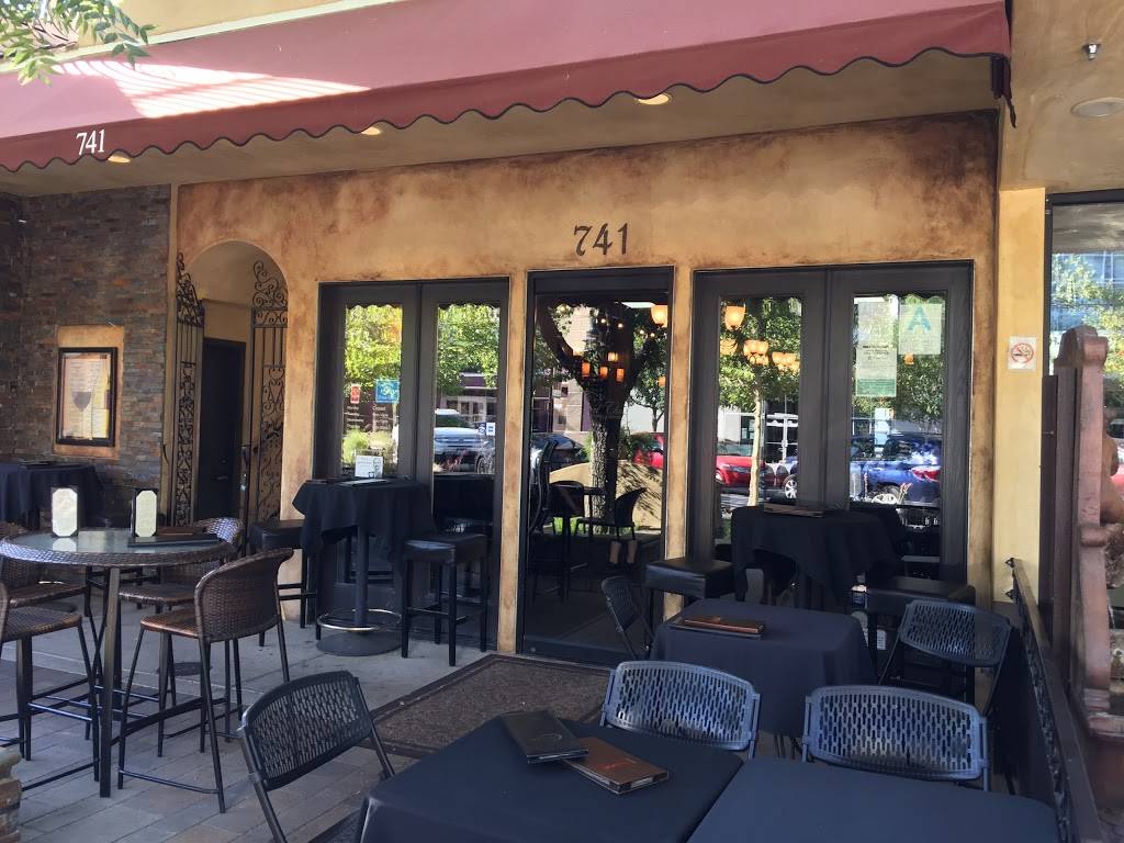 Pour dVino | night club | 741 W Lancaster Blvd, Lancaster, CA 93534, USA | 6617238466 OR +1 661-723-8466