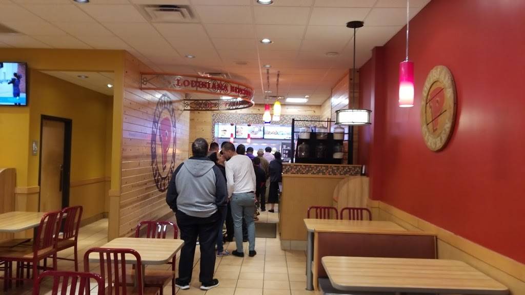 Popeyes Louisiana Kitchen | restaurant | 6418 Springfield Plaza, Springfield, VA 22150, USA | 7035697371 OR +1 703-569-7371