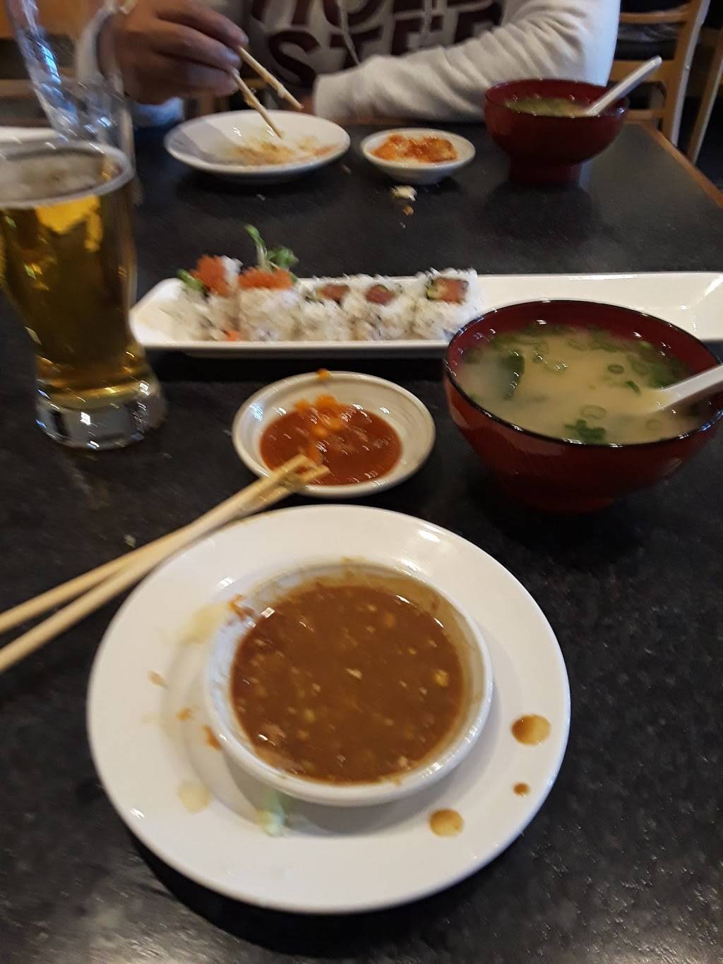 Blue Fin Sushi Bar | restaurant | 257 N El Camino Real, Encinitas, CA 92024, USA | 7604791555 OR +1 760-479-1555