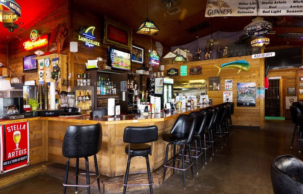 Woodys Waterside Island Rum & Grill | restaurant | 3051 Stringfellow Rd, St James City, FL 33956, USA | 2392835555 OR +1 239-283-5555