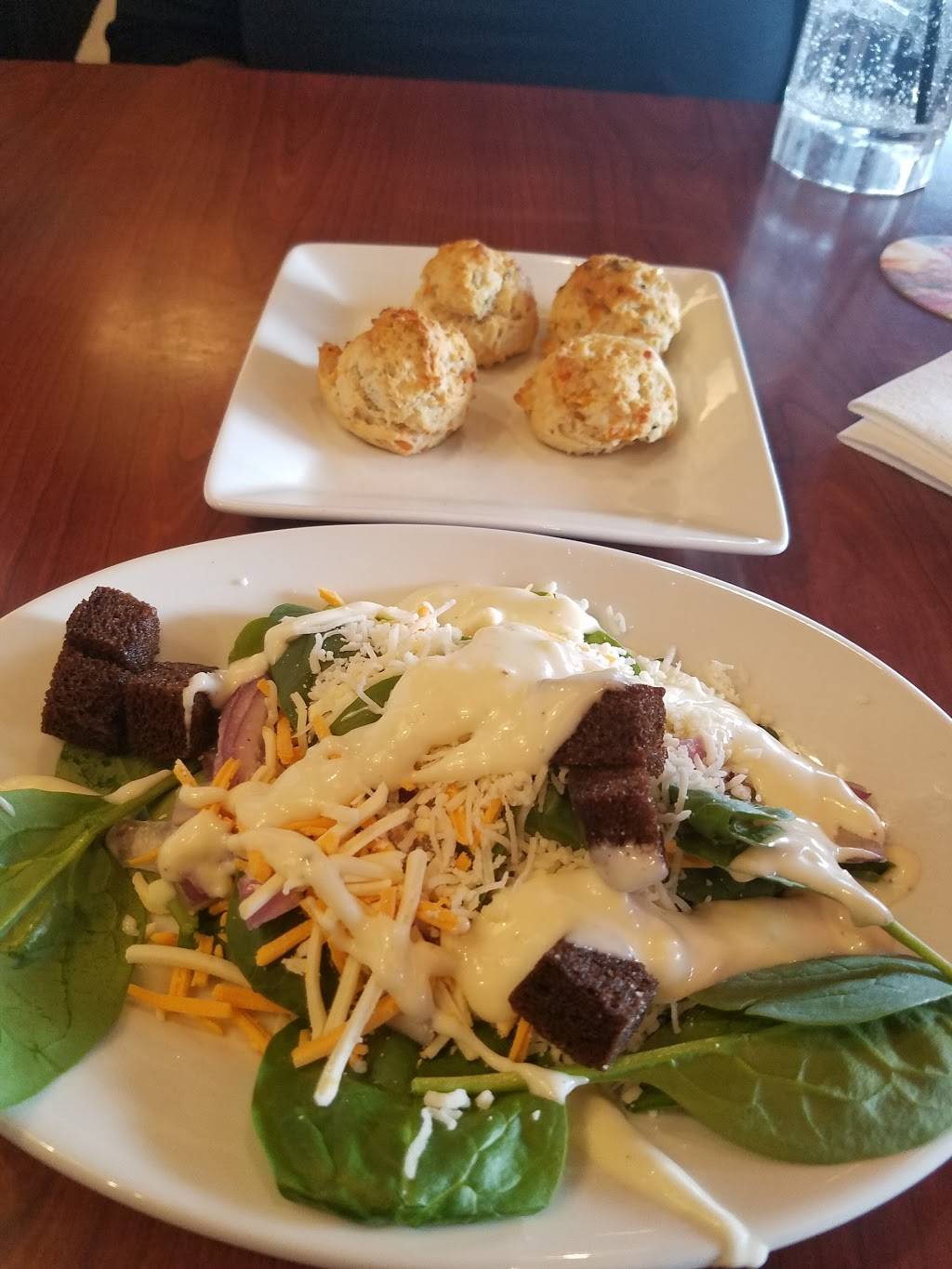 Ruby Tuesday | restaurant | 2650 MacDade Boulevard, Holmes, PA 19043, USA | 6105833791 OR +1 610-583-3791