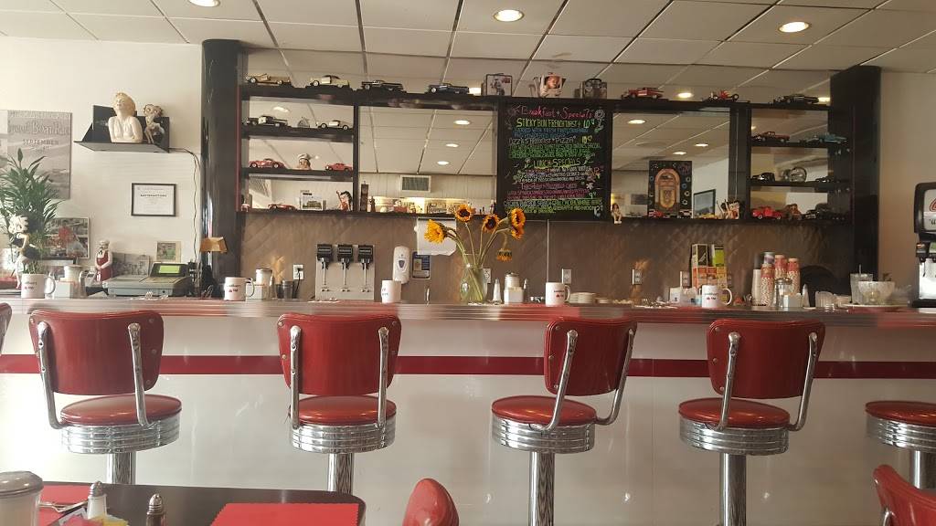 Ozzies Luncheonette | restaurant | 2401 Atlantic Ave, Longport, NJ 08403, USA | 6094870575 OR +1 609-487-0575