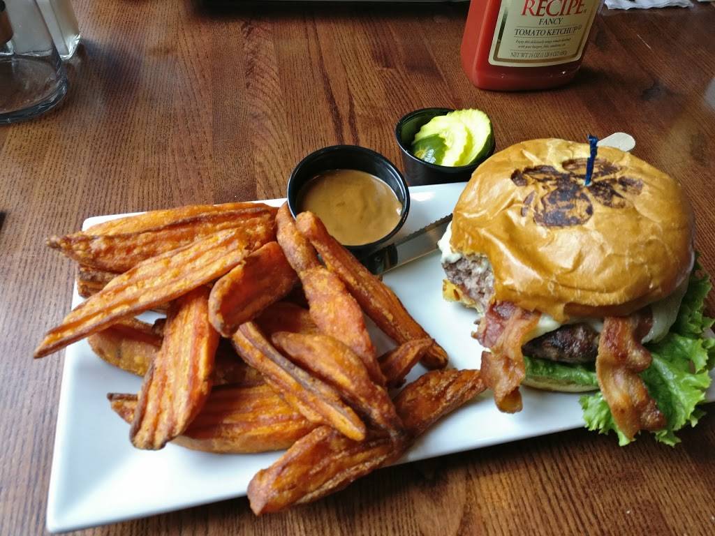 Liam Maguires Irish Pub | restaurant | 273 Main St, Falmouth, MA 02540, USA | 5085480285 OR +1 508-548-0285