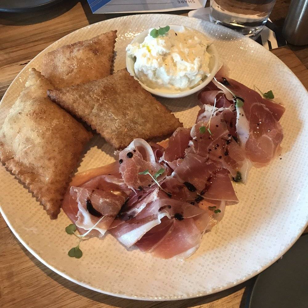 Alcove | restaurant | 50 Lovejoy Wharf, Boston, MA 02114, USA | 6172480050 OR +1 617-248-0050