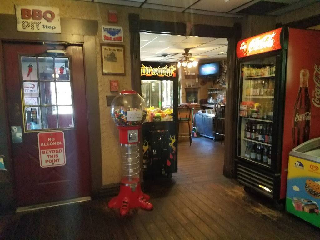 The Texan BBQ | restaurant | 101 N Main St, Algonquin, IL 60102, USA | 8476582130 OR +1 847-658-2130