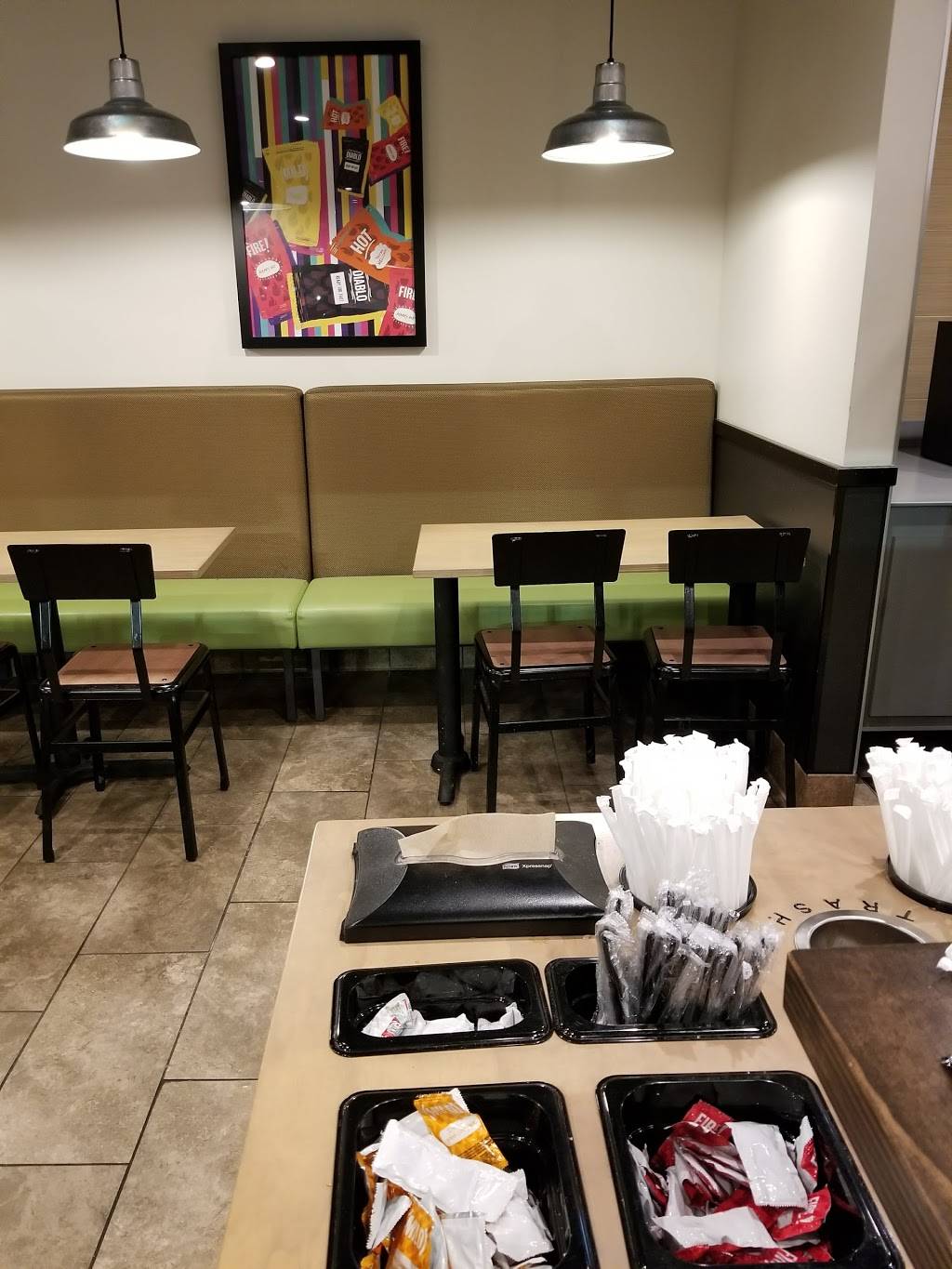 Taco Bell | meal takeaway | 413 Sauk Trail, Park Forest, IL 60466, USA | 7085030911 OR +1 708-503-0911