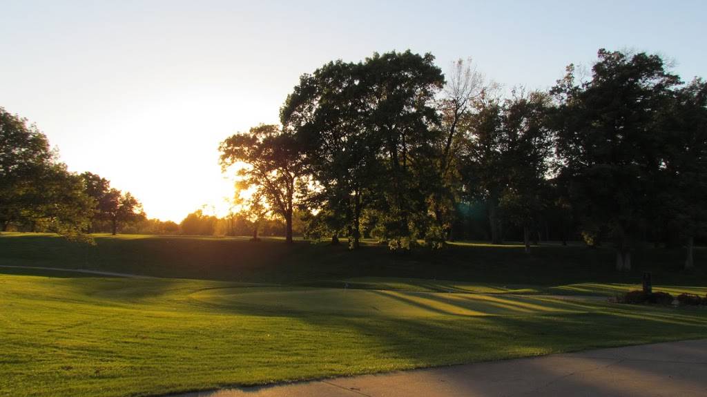 Oakwood Country Club | restaurant | 1067 US-6, Coal Valley, IL 61240, USA | 3097993153 OR +1 309-799-3153