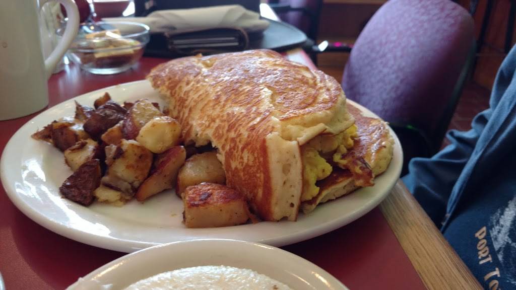 Patty Joes Restaurant | restaurant | 3029 E Cumberland Rd, Bluefield, WV 24701, USA | 3048004582 OR +1 304-800-4582