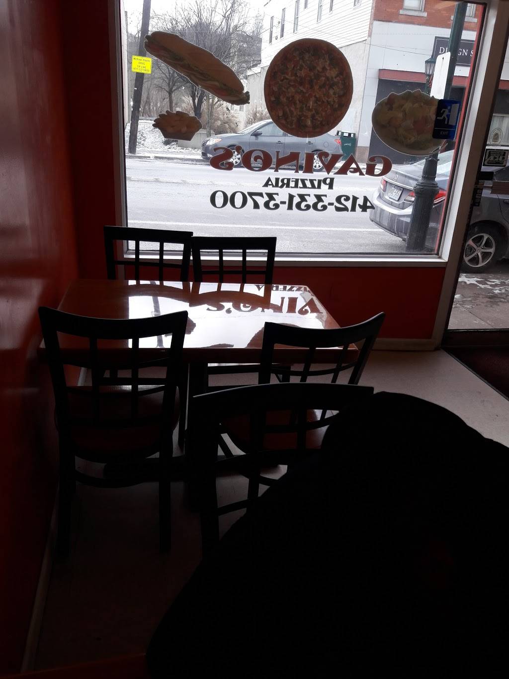 Gavinos Pizzeria | restaurant | 528 Chartiers Ave, McKees Rocks, PA 15136, USA | 4123313700 OR +1 412-331-3700