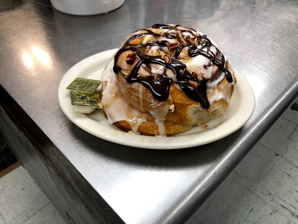 Bettys Pantry Restaurant & Catering | restaurant | 102 Main St E West, Ottertail, MN 56571, USA | 2183673088 OR +1 218-367-3088