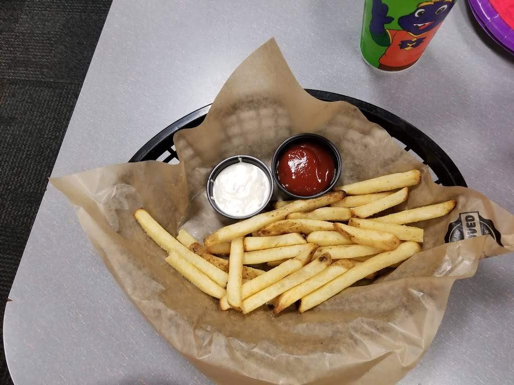 Chuck E. Cheeses | restaurant | 930 N San Fernando Blvd, Burbank, CA 91504, USA | 8188413453 OR +1 818-841-3453