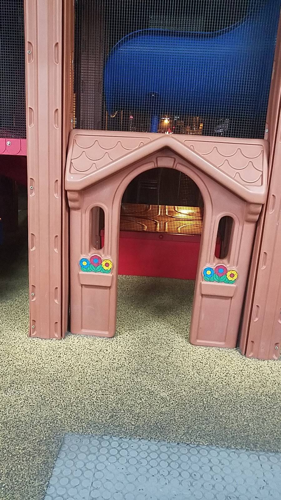 Carls Jr. | restaurant | 6031 N Mesa St, El Paso, TX 79912, USA | 9155844763 OR +1 915-584-4763