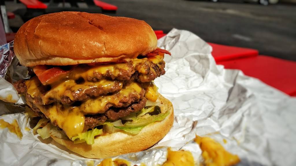 Luckys Drive-In | restaurant | 13502 Pacific Ave S, Parkland, WA 98444, USA | 2535366677 OR +1 253-536-6677