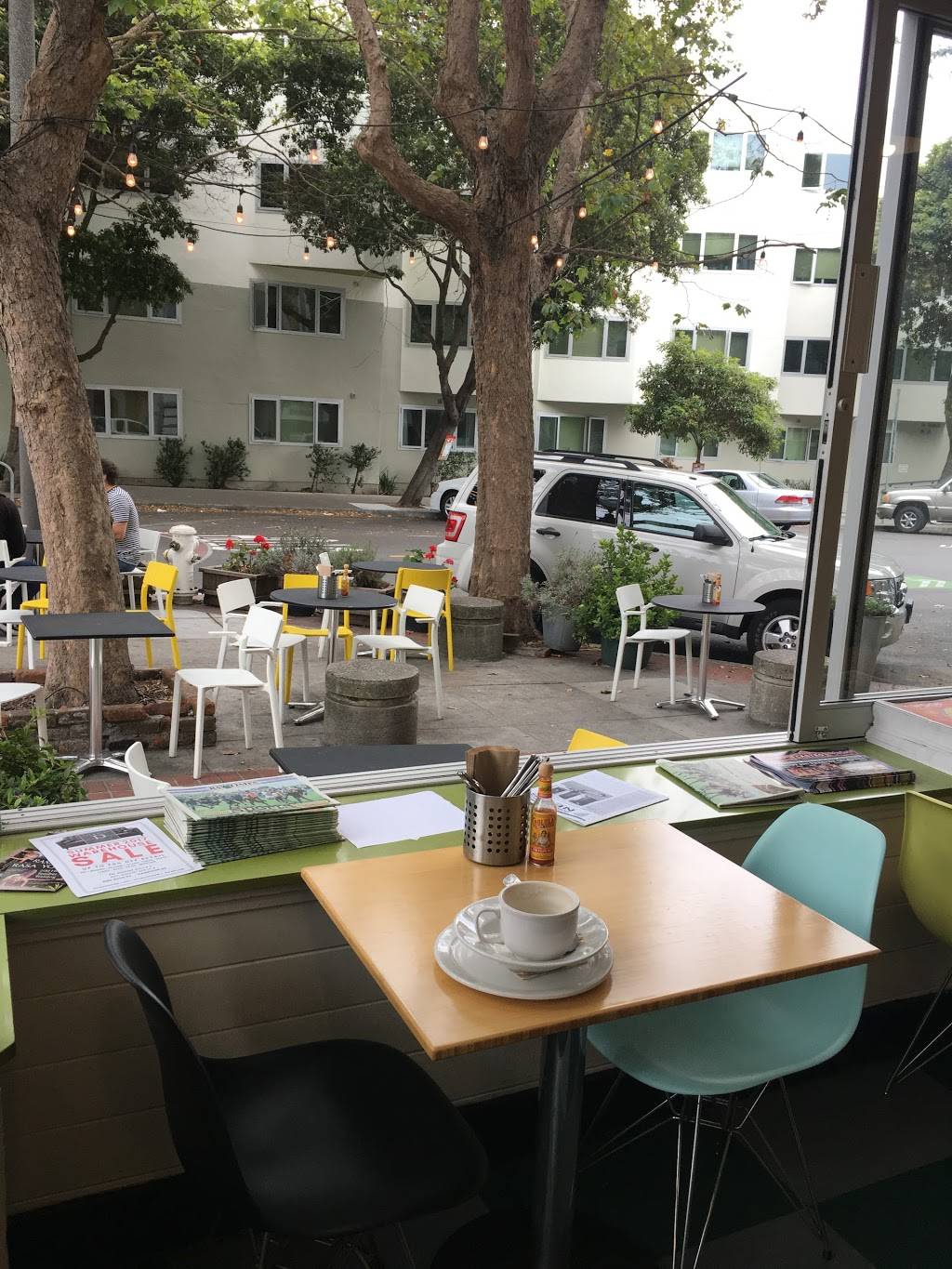 Duboce Park Cafe | cafe | 2 Sanchez St, San Francisco, CA 94114, USA | 4156211108 OR +1 415-621-1108