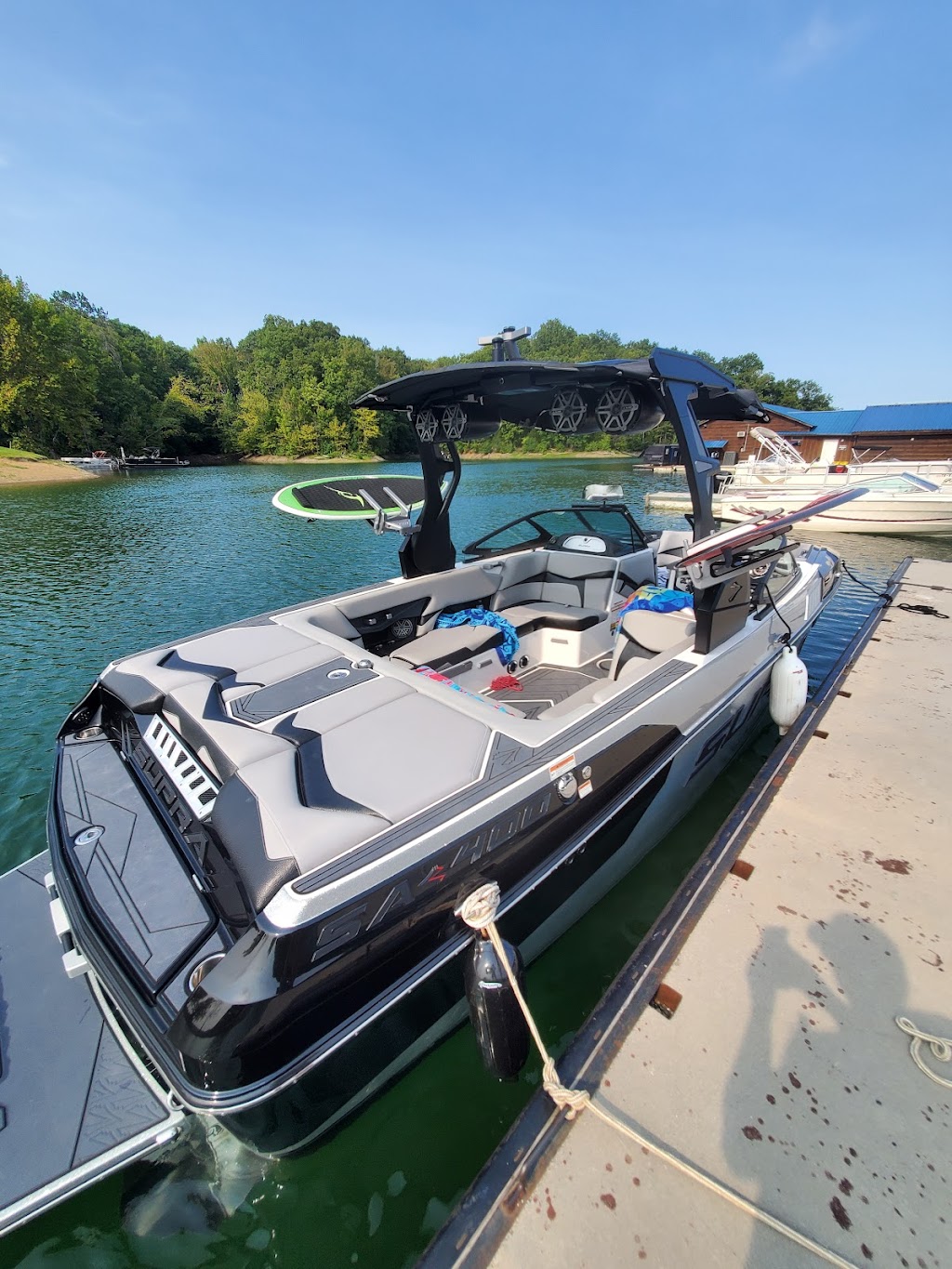 Beach Island Resort & Marina Watercraft Rentals | restaurant | 170 Beach Island Rd, Maynardville, TN 37807, USA | 8659923091 OR +1 865-992-3091