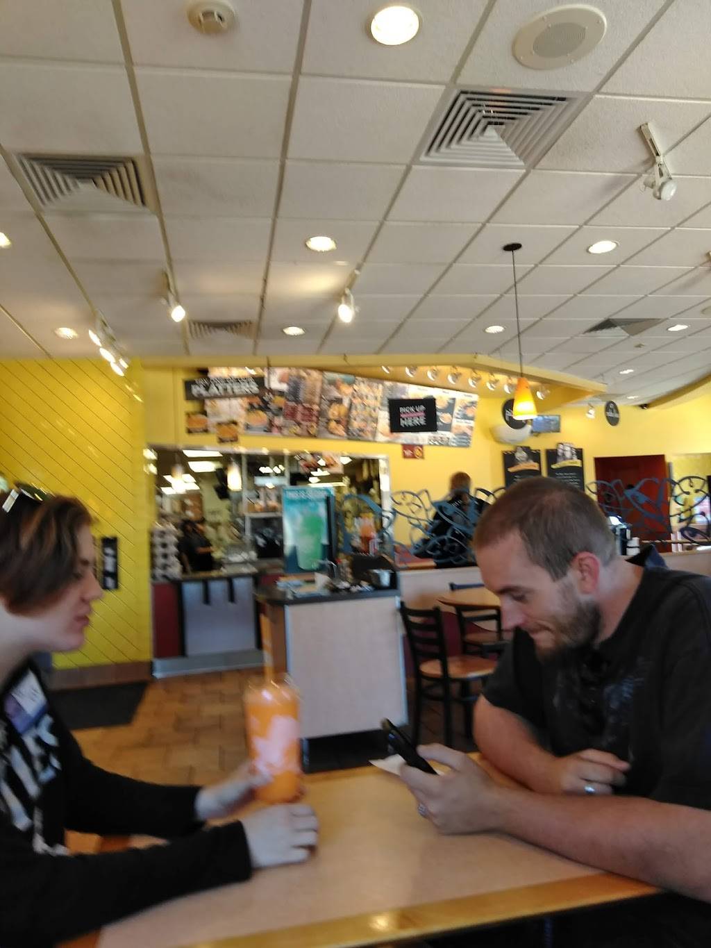 Long John Silvers | restaurant | 4112 W Elm St, McHenry, IL 60050, USA | 8153851900 OR +1 815-385-1900