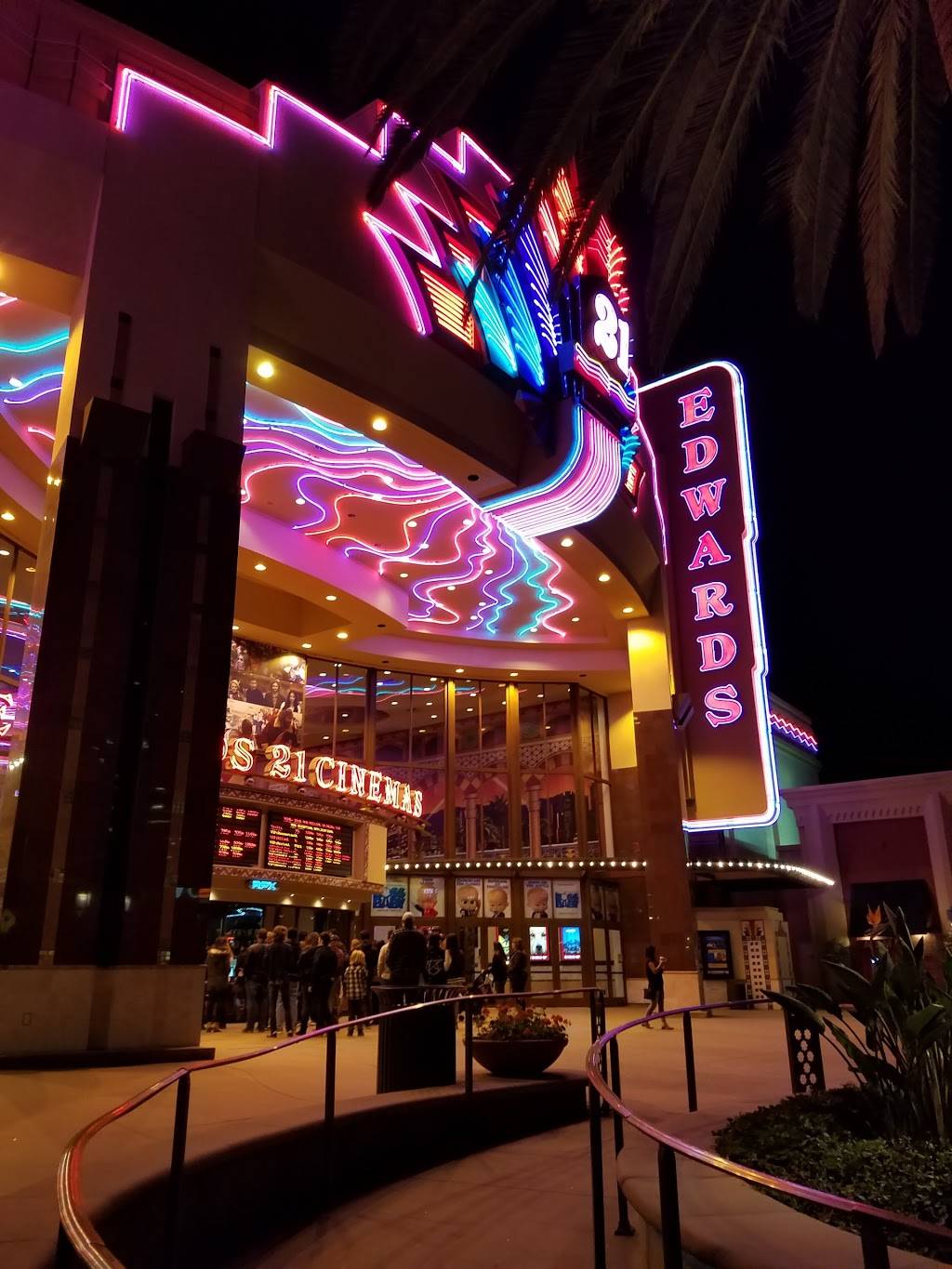 Irvine Improv Comedy Club | restaurant | 527 Spectrum Center Dr, Irvine, CA 92618, USA | 9498545455 OR +1 949-854-5455