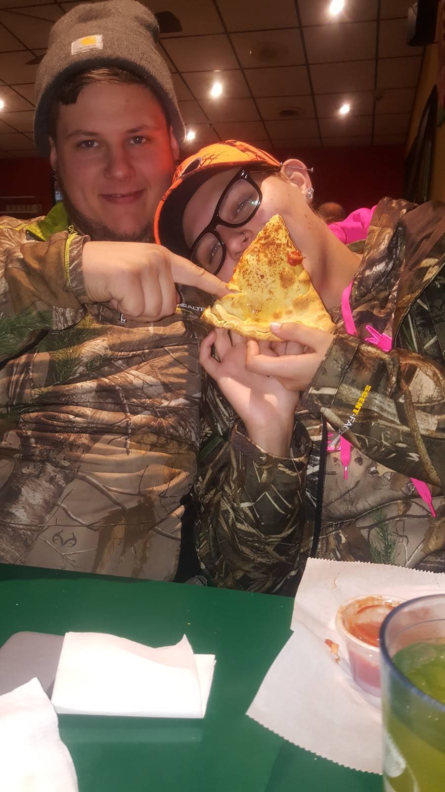 Kalis Pizza | restaurant | 204 N Front St, Oak Hill, OH 45656, USA | 7406827771 OR +1 740-682-7771