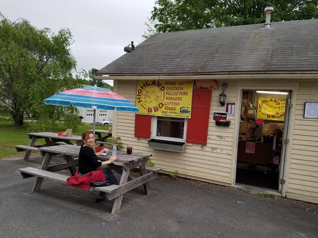 Highland BBQ (seasonal) | restaurant | 75 Main St, Northfield, MA 01360, USA | 4134982747 OR +1 413-498-2747