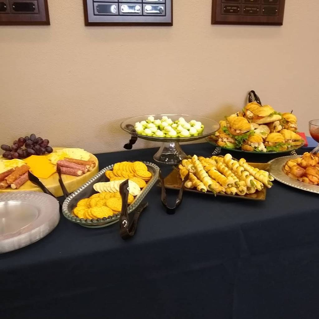 Snowflake Cafe & Catering | bakery | 522 US-79 BUS, Henderson, TX 75652, USA | 9036574124 OR +1 903-657-4124